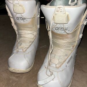 Ride Sage Snowboard Boots in White size 9